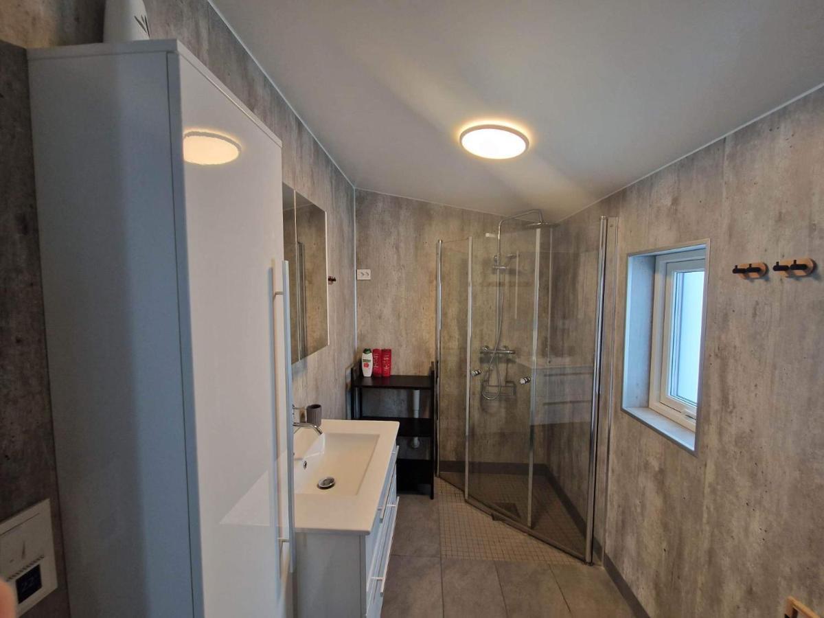 Northern Living 1 Room With Shared Bathroom Tromsø Zewnętrze zdjęcie