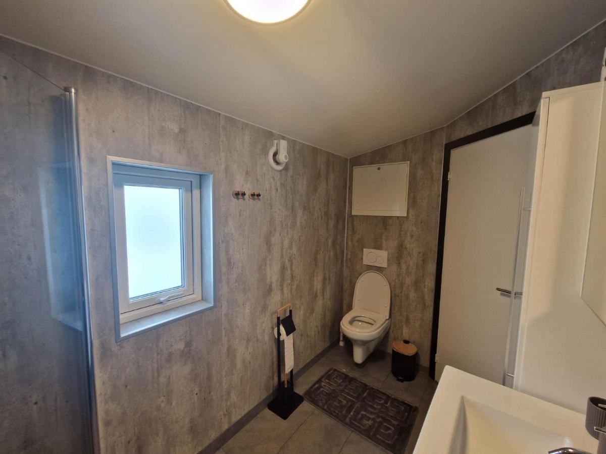 Northern Living 1 Room With Shared Bathroom Tromsø Zewnętrze zdjęcie
