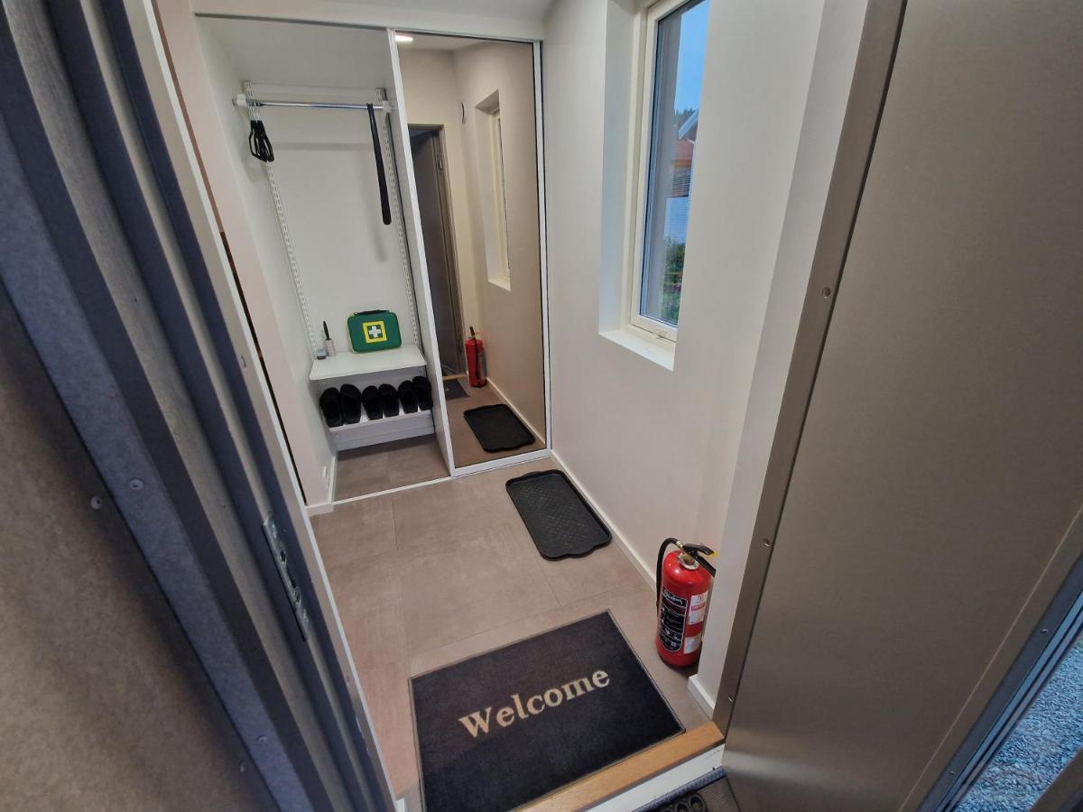 Northern Living 1 Room With Shared Bathroom Tromsø Zewnętrze zdjęcie